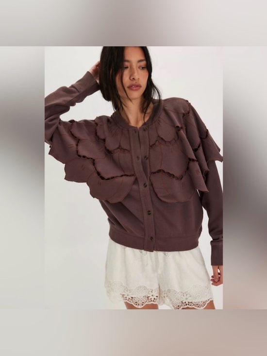 Free people Fluttercape Sweatshirt, LARGE NWT